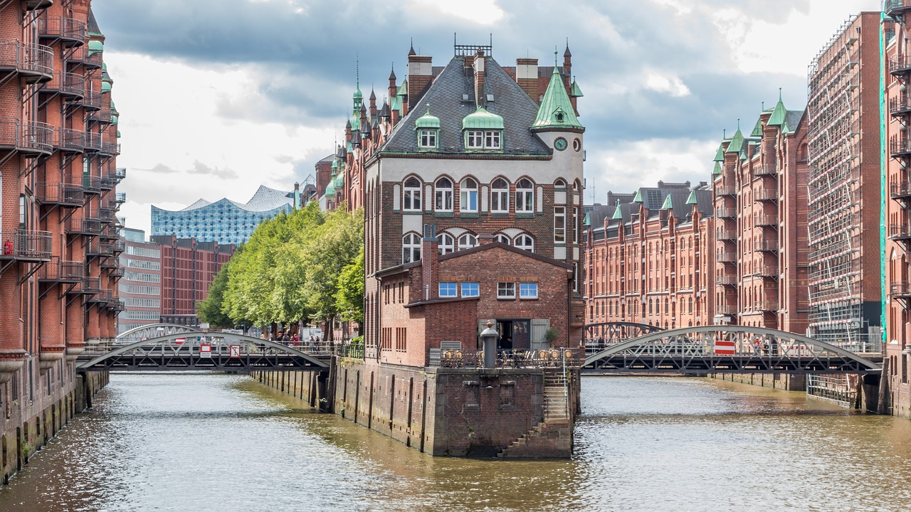 Moated Pilis,  Hamburg,  Speicherstadt,  Vandens,  Sandėlis,  Architektūra,  Vandenų,  Plytų,  Veidrodinis,  Statyba