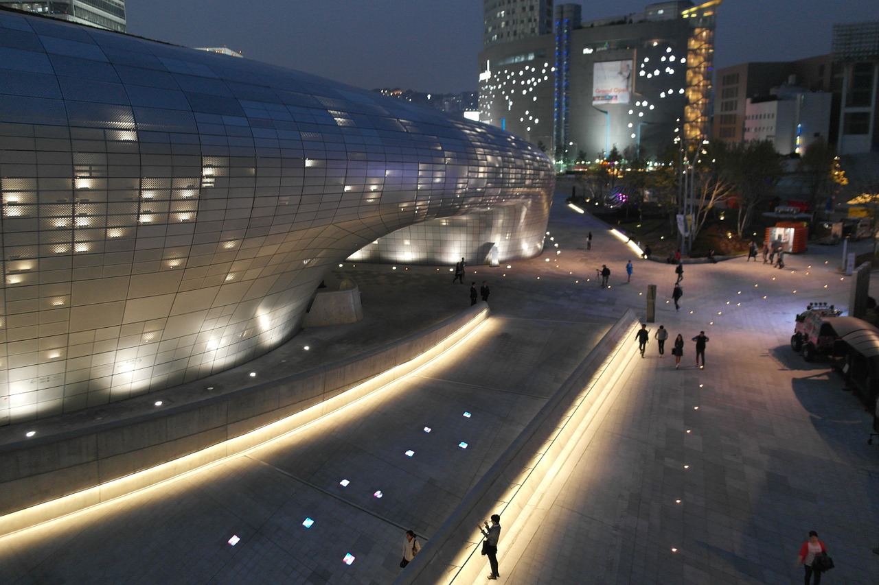 Šiuolaikiška, Struktūra, Naktinis Vaizdas, Naktis, Vakare, Miestas, Seulas, Dongdemuno Istorijos Ir Kultūros Parkas, Dongdaemun Dizaino Aikštė, Nemokamos Nuotraukos