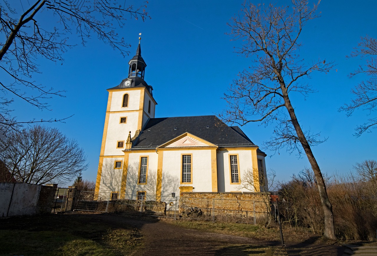 Molsdorf, Turingijos Federalinė Žemė, Erfurtas, Lankytinos Vietos, Kultūra, Sodas, Paviljonas, Bažnyčia, Religija, St Triniatis