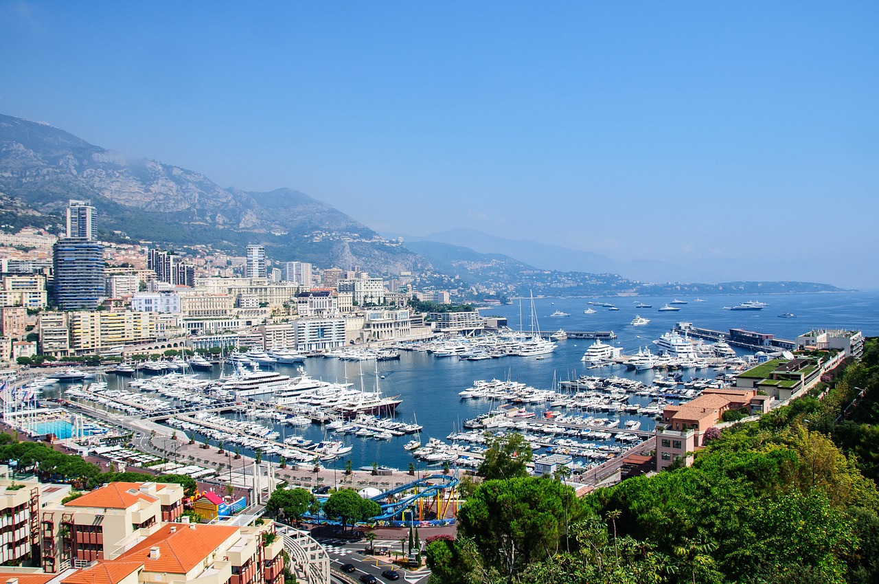 Monaco, Uostas, Monako Kunigaikštystė, Jachtos, Valtys, Namai, Dangoraižiai, Stumiamas, Vanduo, Miesto Vaizdas
