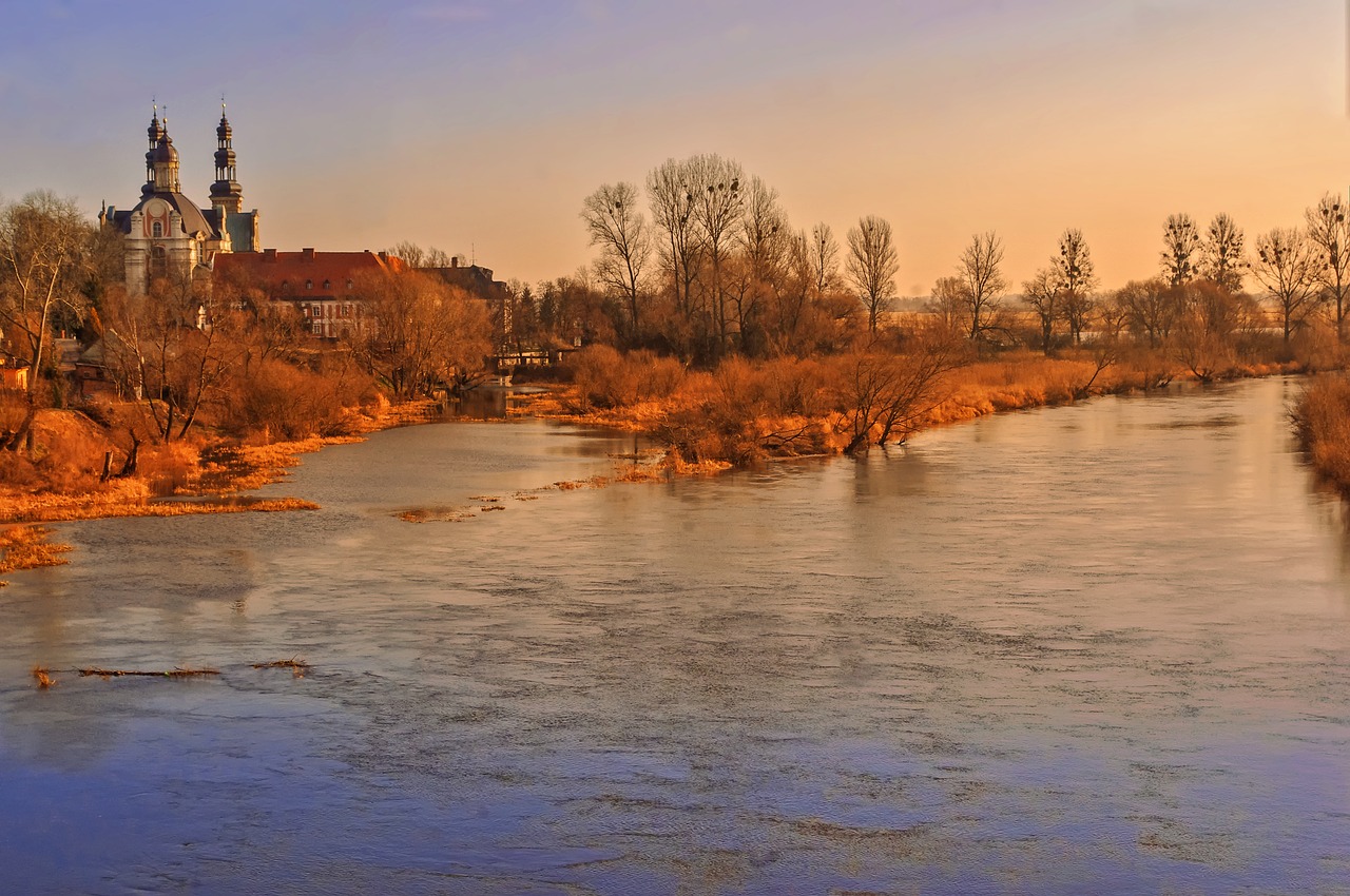 Vienuolynas, Upė, Architektūra, Vanduo, Kraštovaizdis, Panorama, Lenkija, Senas, Paminklai, Žmonės