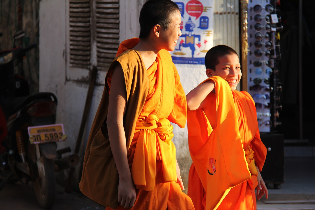 Vienuoliai, Vaikščioti, Luang Prabang, Vietos, Žmonės, Laosas, Gražus, Mielas, Tradicija, Kultūra