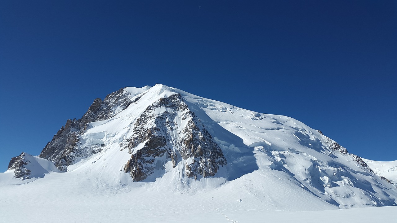 Mont Blanc Du Tacul, Aukšti Kalnai, Triangle Du Tacul, Chamonix, Mont Blanc Group, Kalnai, Alpių, Aukščiausiojo Lygio Susitikimas, Sniegas, Aukštas