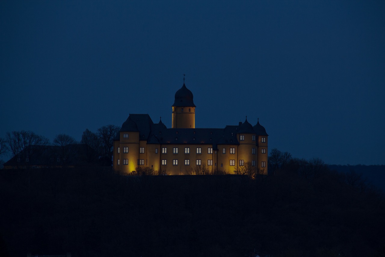 Montabaur, Pilis, Abendstimmung, Pilies Apšvietimas, Mėlyna Valanda, Lankytinos Vietos, Westerwald, Nemokamos Nuotraukos,  Nemokama Licenzija