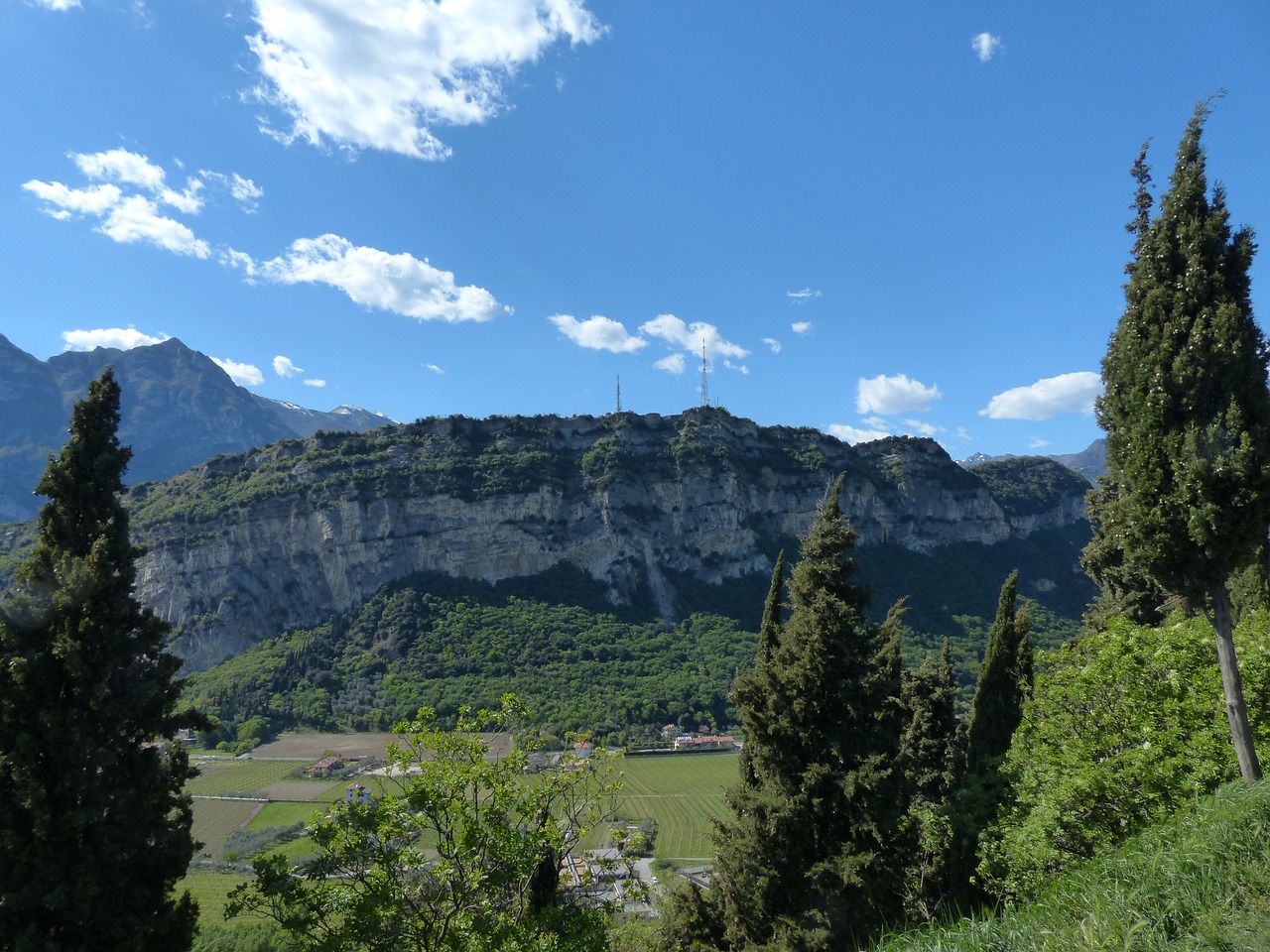 Monte Brione, Garda, Kalnas, Italy, Riva, Gardo Ežero Kalnas, Nemokamos Nuotraukos,  Nemokama Licenzija