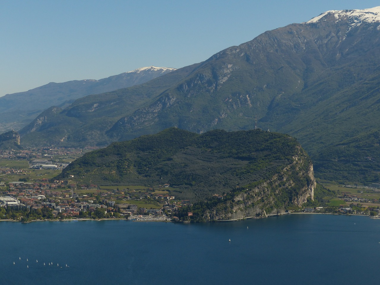 Monte Brione, Garda, Kalnas, Italy, Gardo Ežero Kalnas, Pjautuvo Forma, Riva Del Garda, Vanduo, Ežeras, Nemokamos Nuotraukos