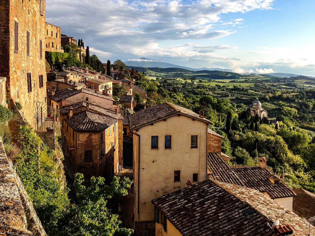 Montepulciano, Toscana, Italy, Miestas, Kraštovaizdis, Architektūra, Pastatas, Viduržemio Jūros, Panorama, Kelionės Italijoje