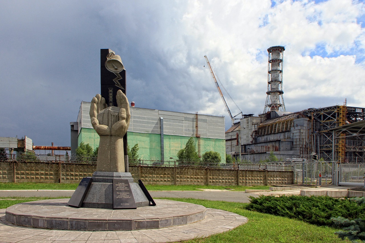 Paminklas, Černobilis, Ukraina, Npp, Atominė Jėgainė, Reaktorius 4, Radioaktyvus, Branduolinė, Deserti, 1986