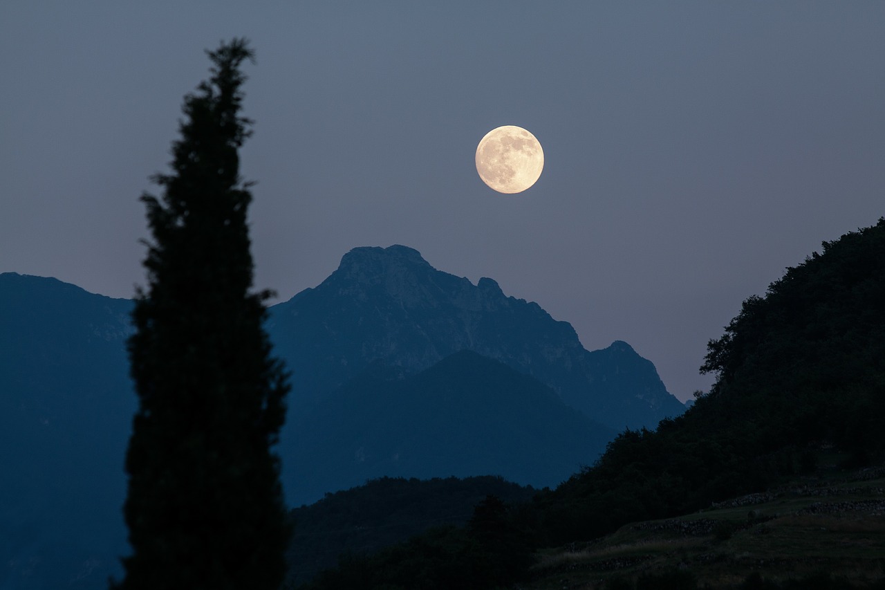 Mėnulis, Kiparisas, Kalnai, Moonrise, Pilnatis, Romantiškas, Naktis, Vakaras, Twilight, Beveik Naktį