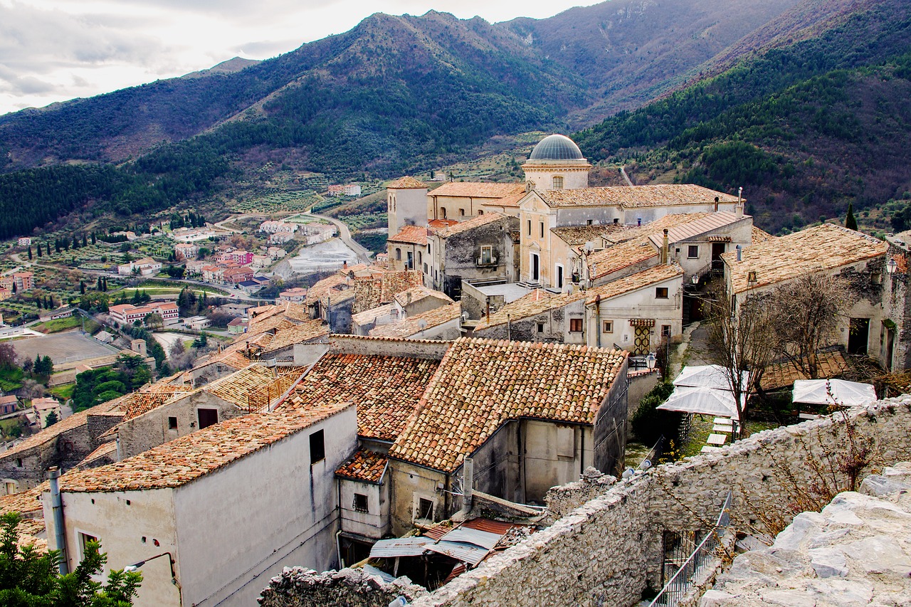 Morano, Kalabrija, Pollino, Senas Kaimas, Morano Calabro, Italy, Pollino Nacionalinis Parkas, Plytos, Plytelės, Stogai