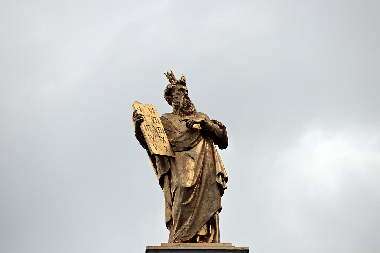 Mozės, 10 Įsakymų, Statula, Auksinė Statula, Bruges, Belgija, Figūra, Skulptūra, Akmens Tabletė, Skelbti