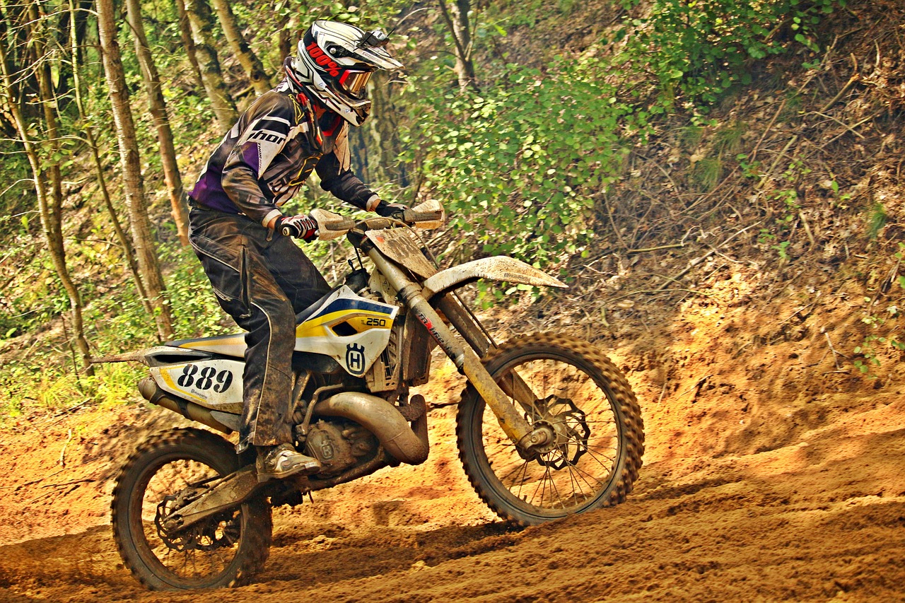 Motociklas, Dirtbike, Enduro, Motokroso, Motorsportas, Smėlis, Purvo Nuoma, Sportininkai, Motociklininkas, Motokroso Važiavimas