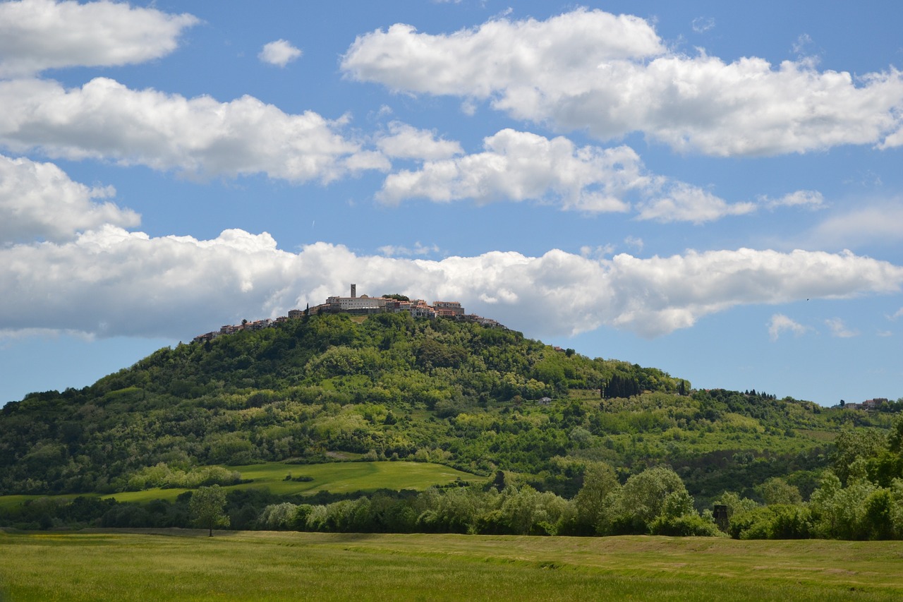 Motovun, Istria, Kroatija, Europa, Senas, Kaimas, Istorija, Kraštovaizdis, Turizmas, Gamta