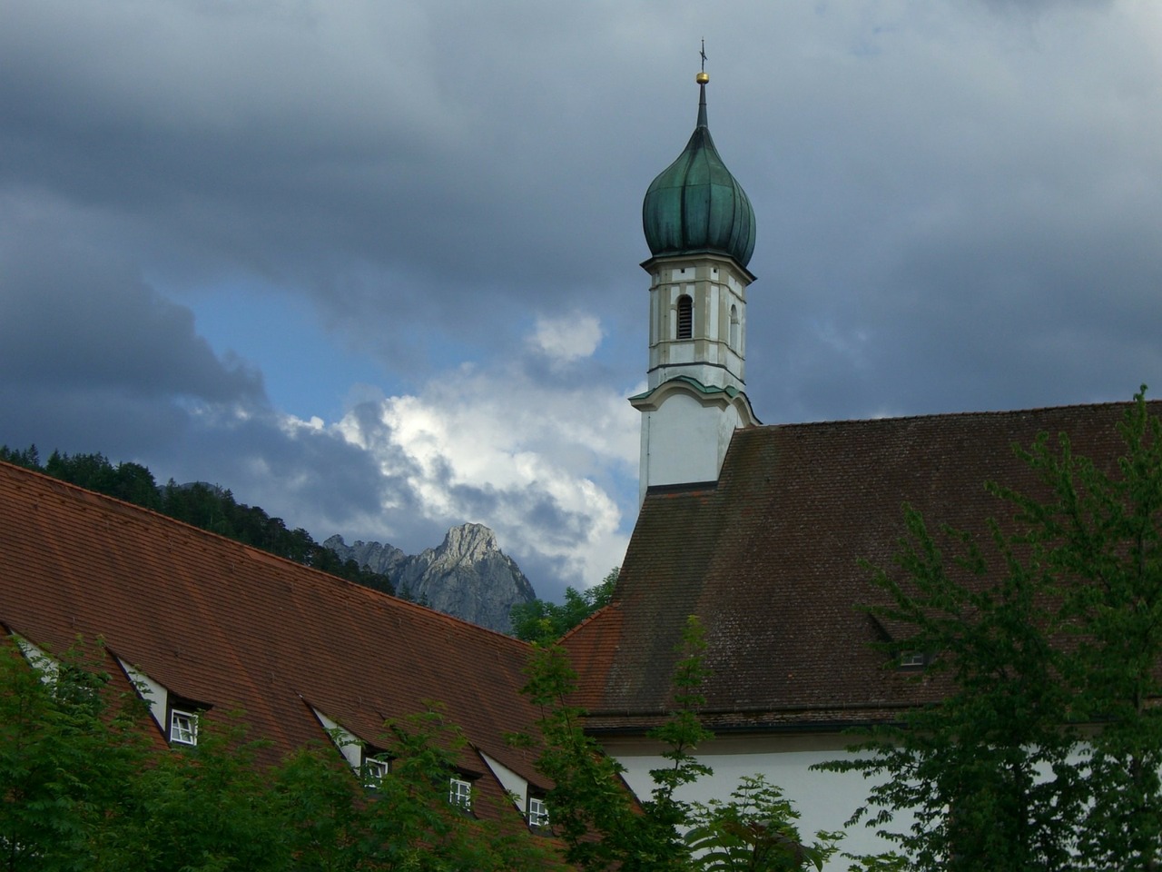 Kalnas, Pasivalu, Šviesa, Tamsi, Debesys, Bažnyčia, Franciscan Bažnyčia, Füssen, Allgäu, Nemokamos Nuotraukos