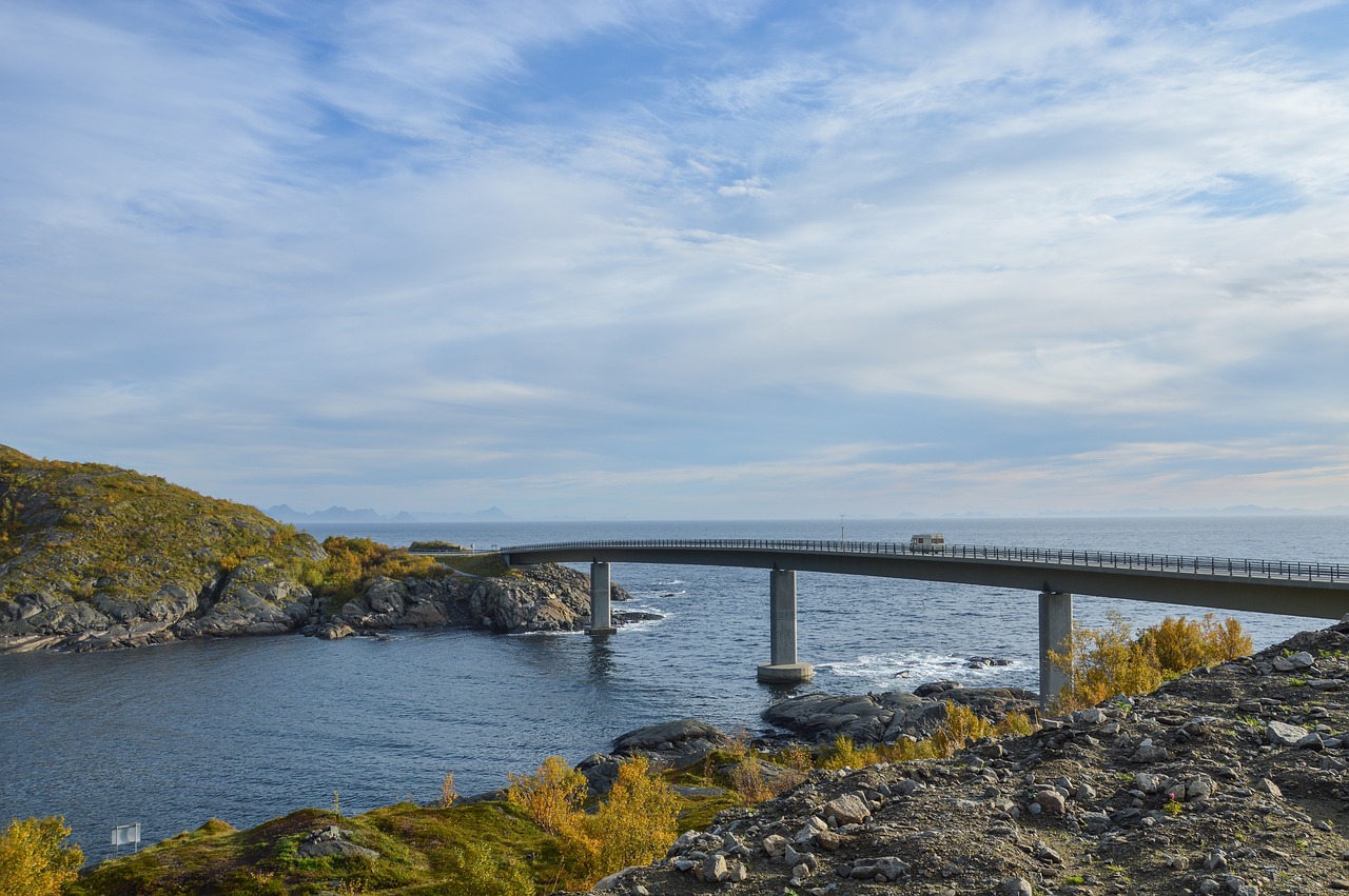 Kalnas, Infrastruktūra, Tiltas, Akmenys, Jūra, Vanduo, Vandenynas, Gamta, Automobilis, Kelionė