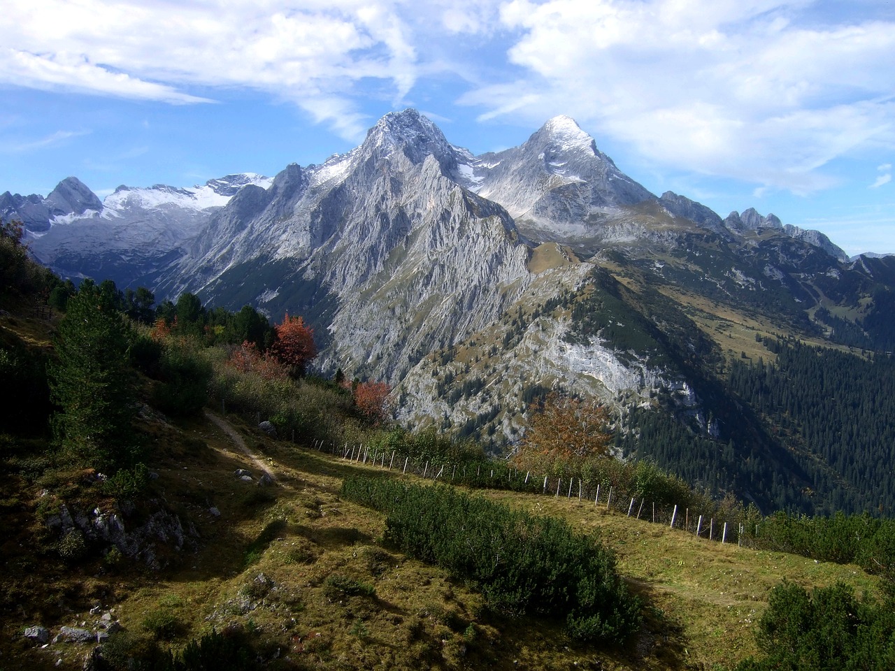 First mountain. Горы панорама. Природа горы панорама. Панорамные снимки вершины гор. Горы панорама высокого разрешения.