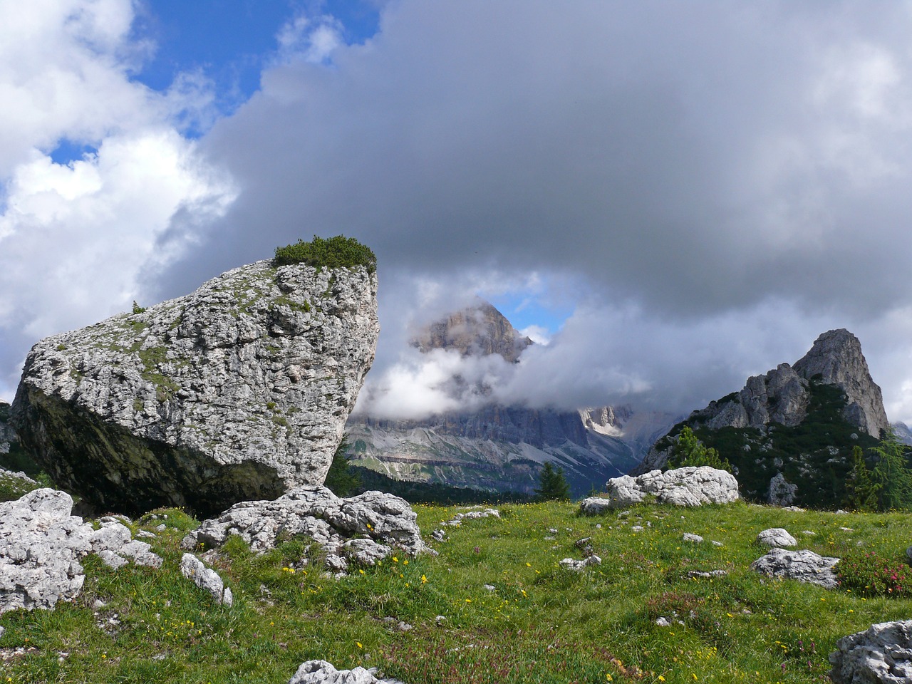 Kalnai, Dolomitai, Debesys, Nemokamos Nuotraukos,  Nemokama Licenzija