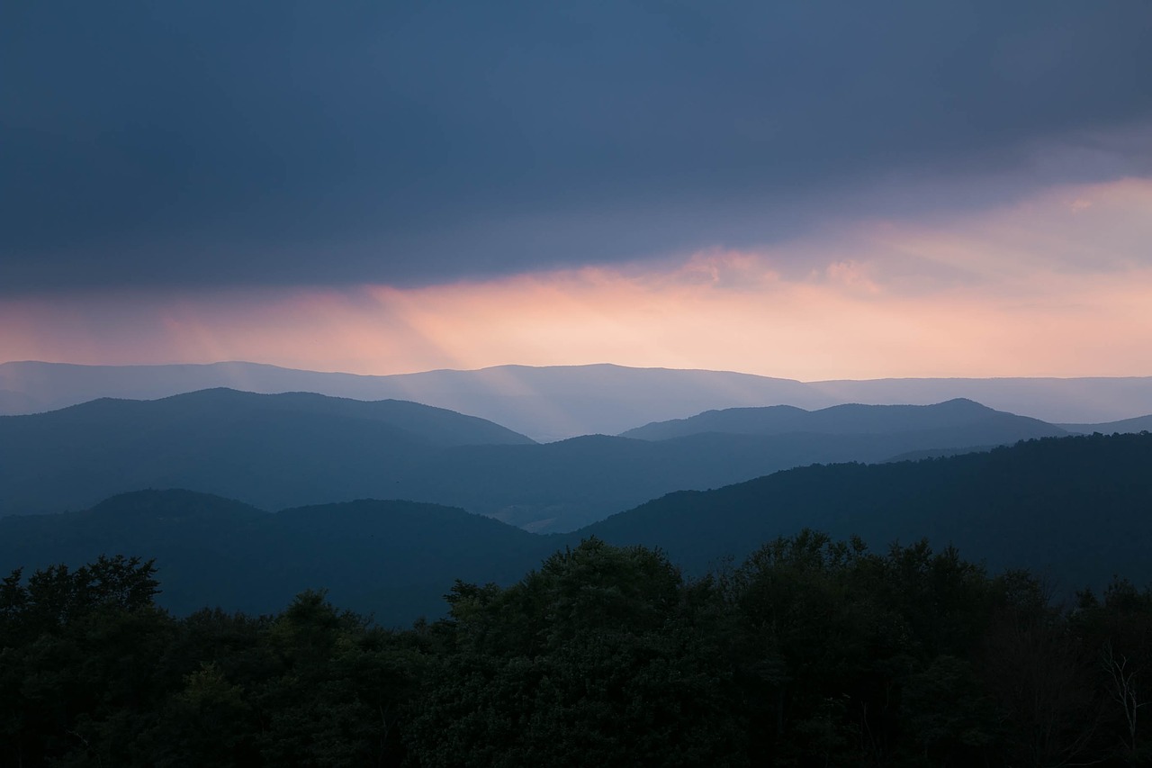 Kalnai, Dusk, Debesis, Vakaras, Vaizdingas, Twilight, Panorama, Ramus, Horizontas, Nemokamos Nuotraukos