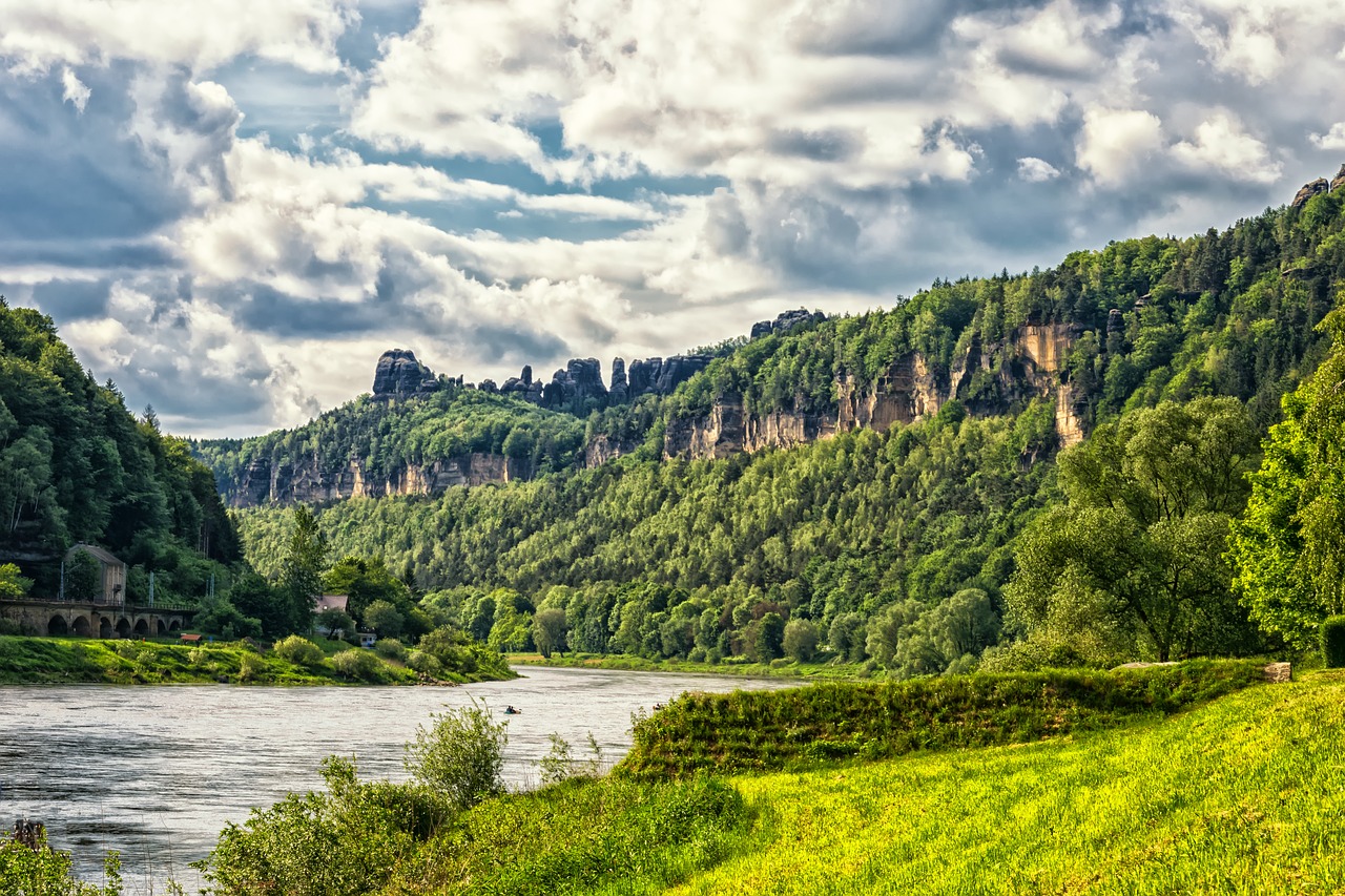 Kalnai, Elbe, Elbe Smiltainio Kalnai, Saksonijos Šveicarija, Kraštovaizdis, Rokas, Lipti, Saksonija, Smėlio Akmuo, Debesys