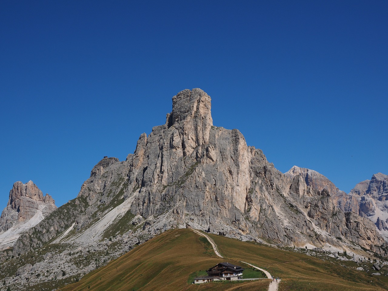 Kalnai, Kalnų Grupė, Monte Averau, Monte Nuvolau, Monte Gusela, Ampezzo Dolomitai, Dolomitai, Italy, South Tyrol, Passo Di Giau