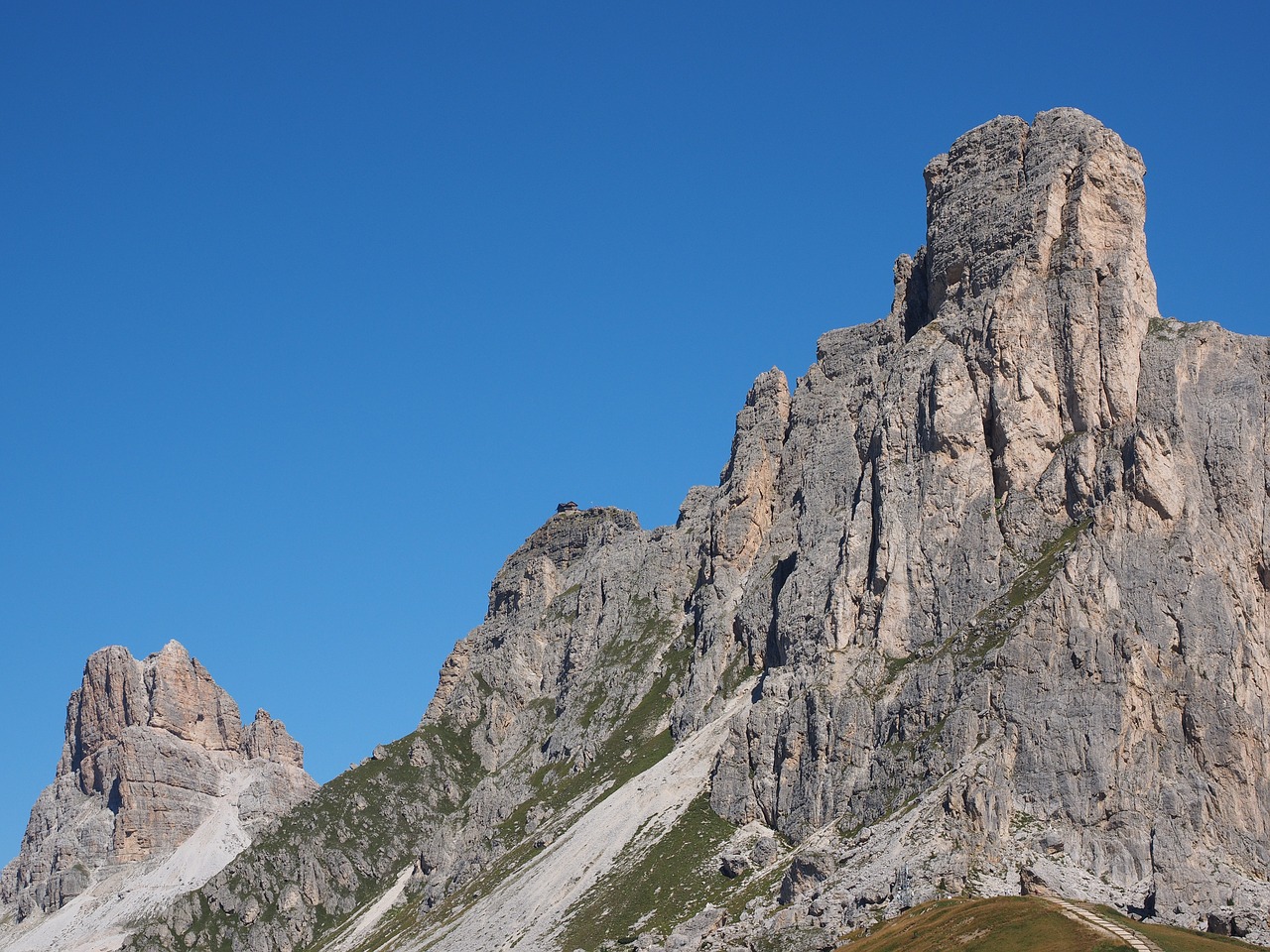 Kalnai, Kalnų Grupė, Monte Averau, Monte Nuvolau, Monte Gusela, Ampezzo Dolomitai, Dolomitai, Italy, South Tyrol, Passo Di Giau