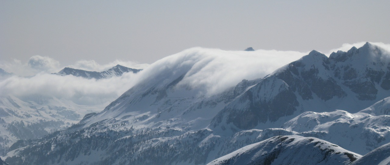 Kalnai, Alpių, Aukšti Kalnai, Kalnų Peizažas, Austria, Wolkenwand, Lengvas Sniegas, Dūmų Uždanga, Alpių Smailės, Žiema