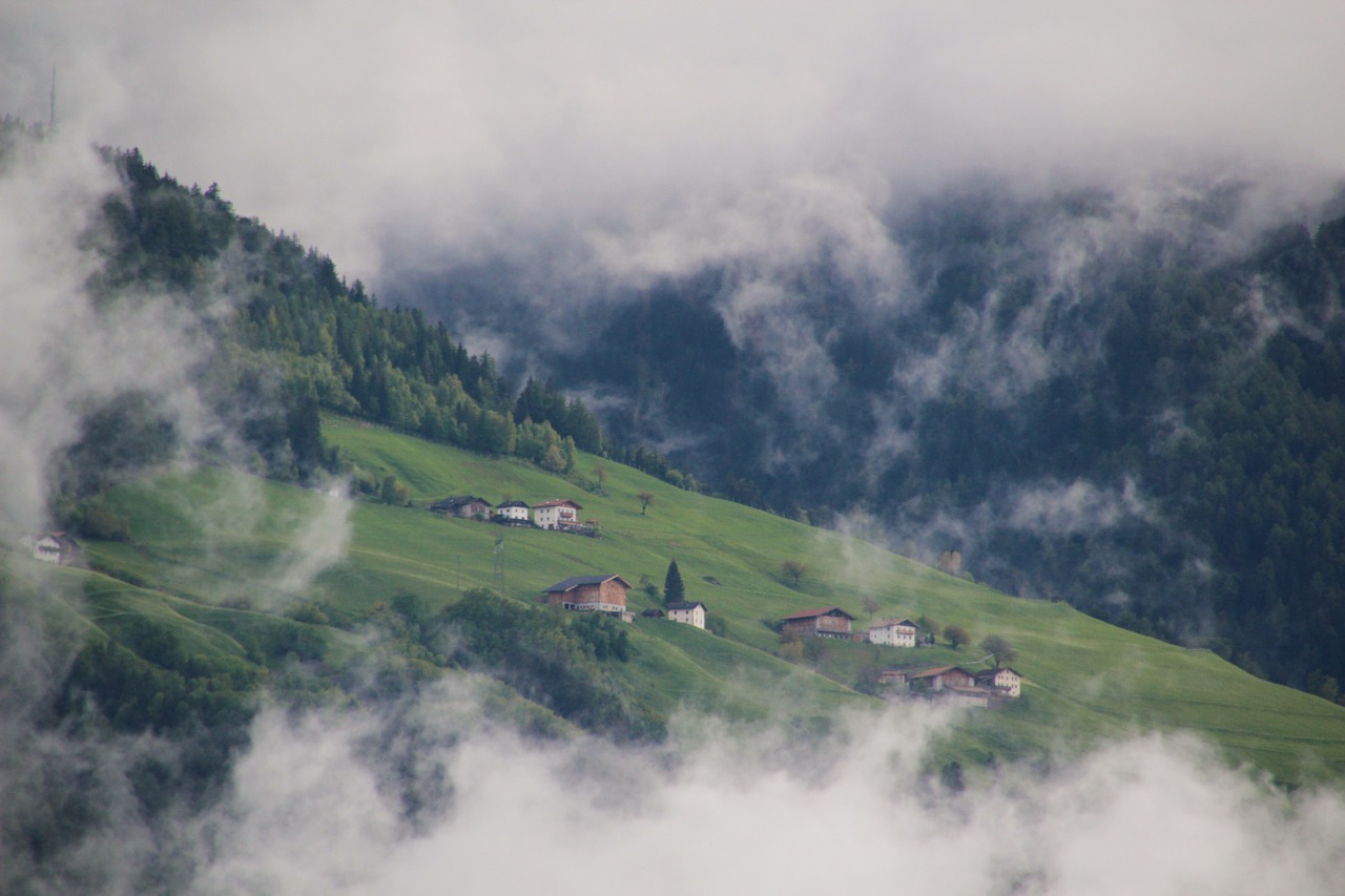 Kalnai, Debesys, Šventė, South Tyrol, Bergdorf, Kraštovaizdis, Kalnų Ūkininkai, Kalniniai Miškai, Nemokamos Nuotraukos,  Nemokama Licenzija