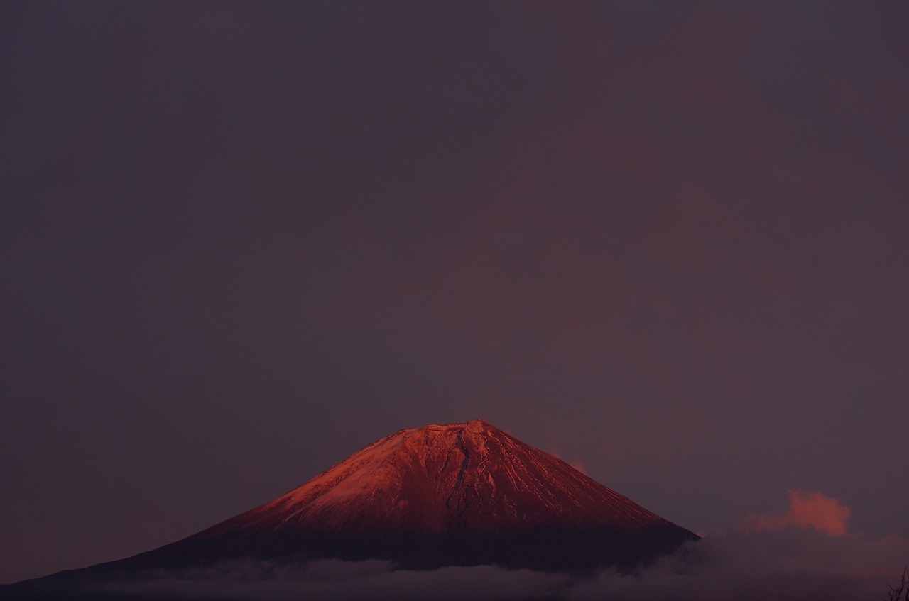 Mt Fuji, Raudona Fuji, Kalnas, Natūralus, Japonija, Asija, Japonijos Kalnai, Kraštovaizdis, Mįslingas, Nemokamos Nuotraukos