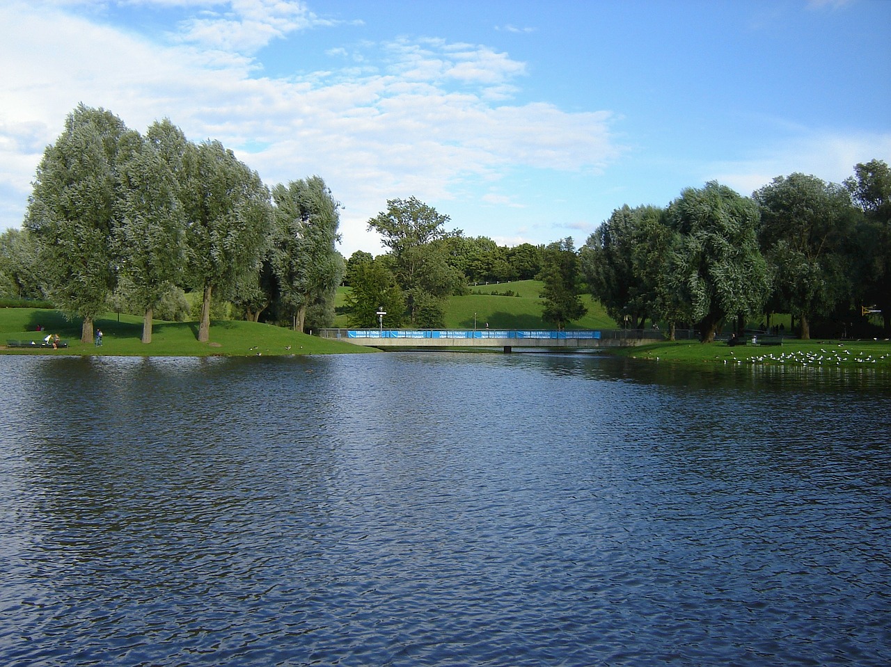 Munich, Vokietija, Ežeras, Dangus, Debesys, Medžiai, Vanduo, Apmąstymai, Vaizdingas, Gamta