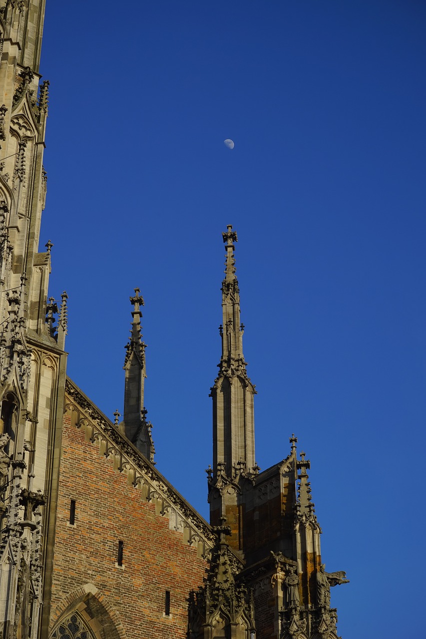 Münsteris, Ulmi Katedra, Mėnulis, Bažnyčia, Dom, Katedra, Architektūra, Pastatas, Ulm, Nemokamos Nuotraukos