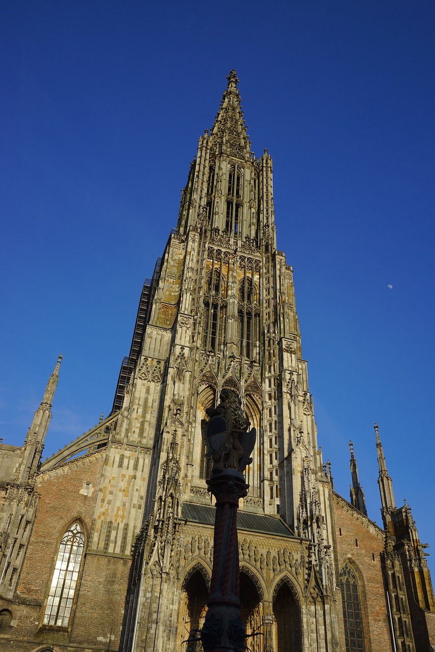 Münsteris, Ulmi Katedra, Mėnulis, Bažnyčia, Dom, Katedra, Architektūra, Pastatas, Ulm, Aukščiausias Bažnyčios Bokštas Pasaulyje