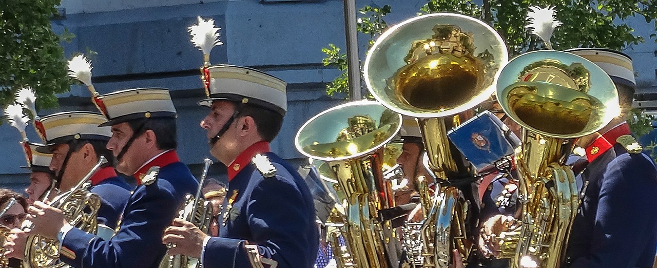 Muzikos Grupė, Paradas, Karališkoji Sargyba, Kariuomenė, Formuojant, Uniforma, Garbės Sargas, Karinė Tarnyba, Armija, Trombonas