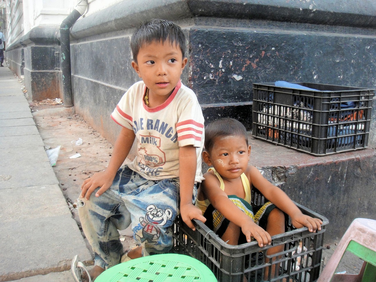 Mianmaras, Berniukai, Skurdas, Dėžė, Draugystė, Vaikai Žaidžia, Vaikai, Burma, Nemokamos Nuotraukos,  Nemokama Licenzija