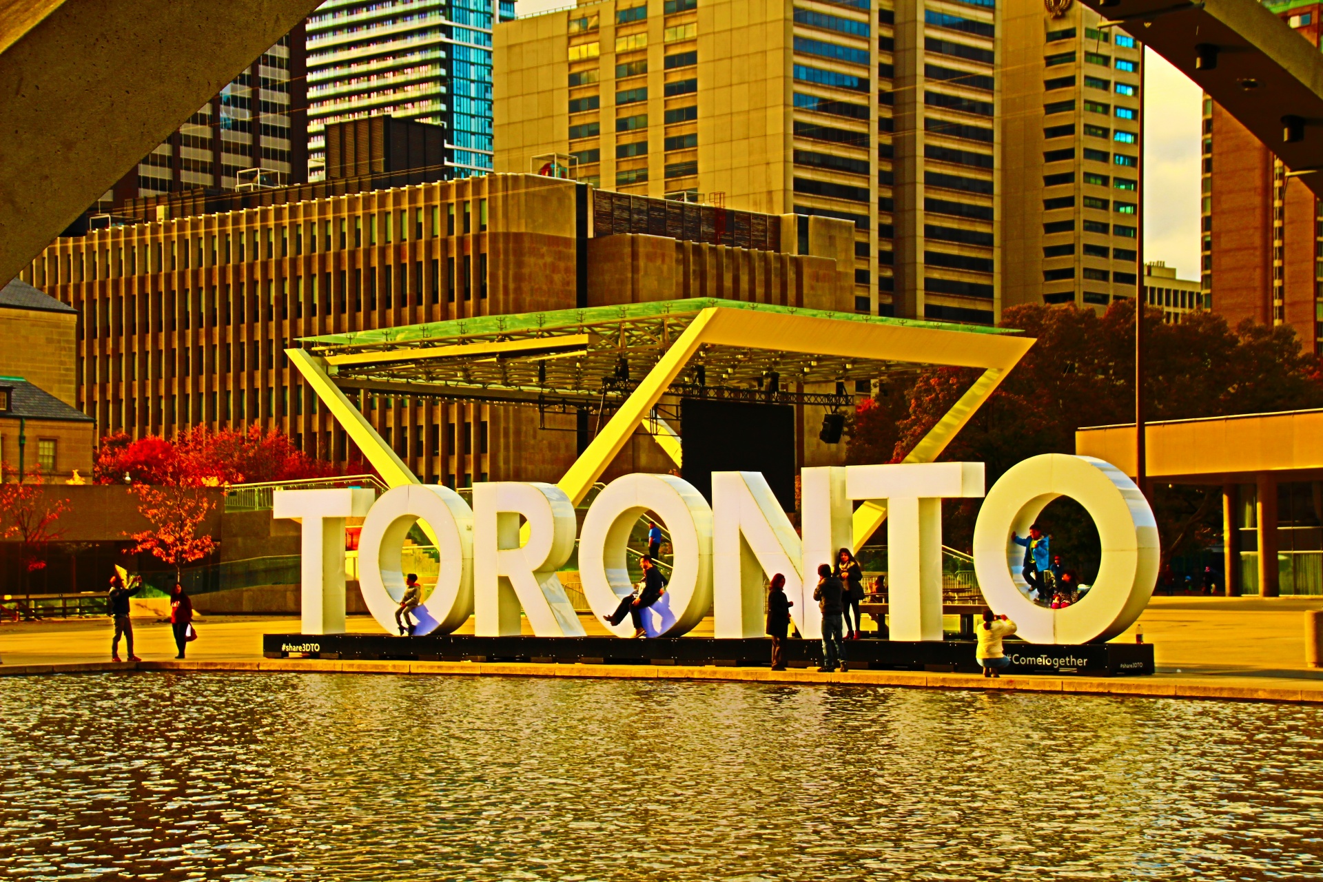 Toronto,  Miestas,  Gta,  Spalio Mėn,  2015 M.,  Nathan Phillips Square-Toronto,  Onta, Nemokamos Nuotraukos,  Nemokama Licenzija