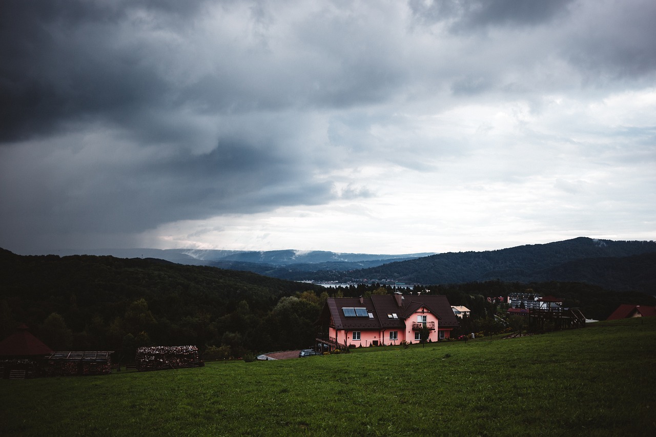 Gamta, Artėja, Bieszczady, Pastatas, Debesys, Tamsi, Sunkus, Aukštas, Highland, Kalnas