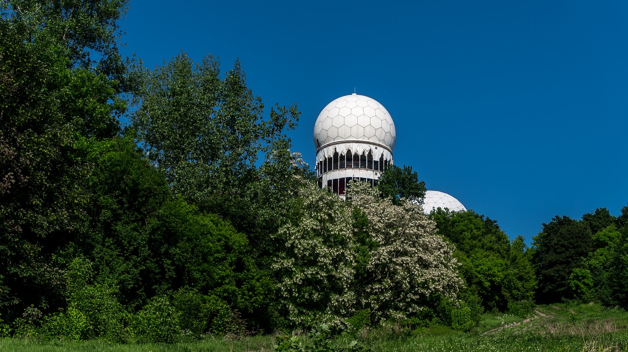 Pobūdį,  Medžiai,  Radaro Stoties,  Kraštovaizdis,  Atsisakyta,  Teufelsberg,  Kupolas,  Perėmimas Stotis, Nemokamos Nuotraukos,  Nemokama Licenzija