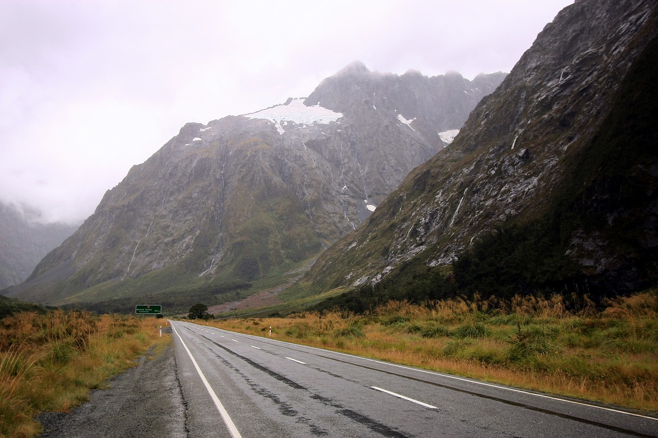 Naujoji Zelandija, Kelias, Kalnas, Asfaltas, Vaizdingas, Kraštovaizdis, Turizmas, Aplinka, Kalnas, Debesys