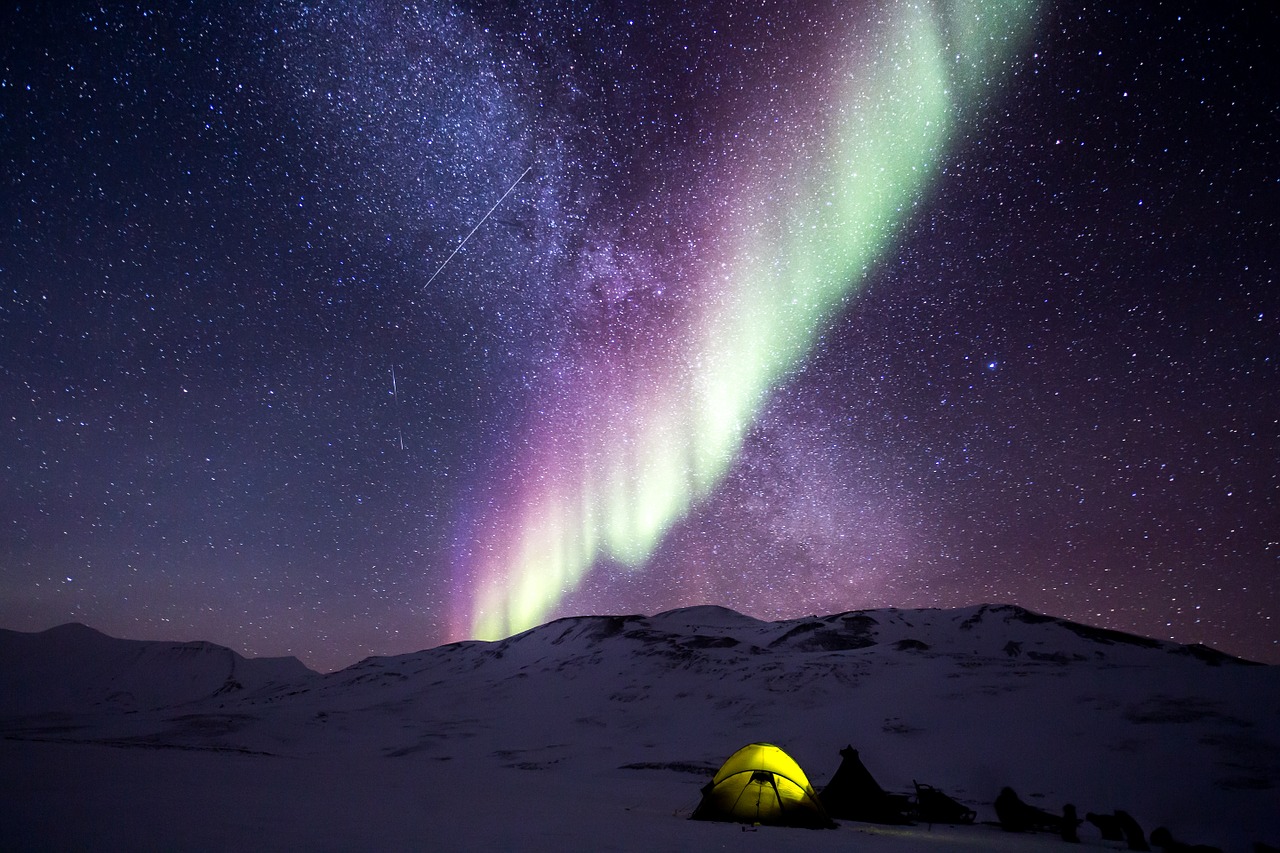 Naktis, Aurora, Sniegas, Šiaurės Ašigalis, Gamta, Poliariniai Žiburiai, Aurora Borealis, Šviesos Reiškinys, Stebuklinga Naktis, Šiaurės Žiburiai