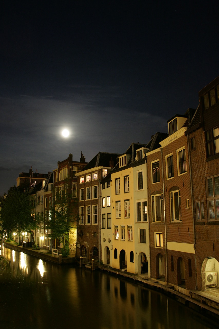 Naktis, Utrecht, Kanalas, Mėnulis, Šviesa, Tamsi, Nyderlandai, Vanduo, Mįslingas, Namai