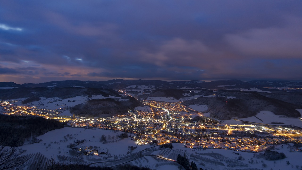 Naktinė Nuotrauka, Namai, Sniegas, Miesto Plėtra, Žiema, Apšviestas, Žiemą, Sissach, Kaimas, Žibintai