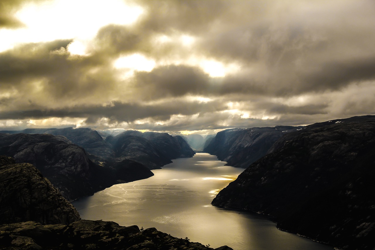 Norvegija, Fjordas, Lysefjord, Vandensvydis, Kalnas, Upė, Gamta, Vanduo, Vandens Telkiniai, Kraštovaizdis