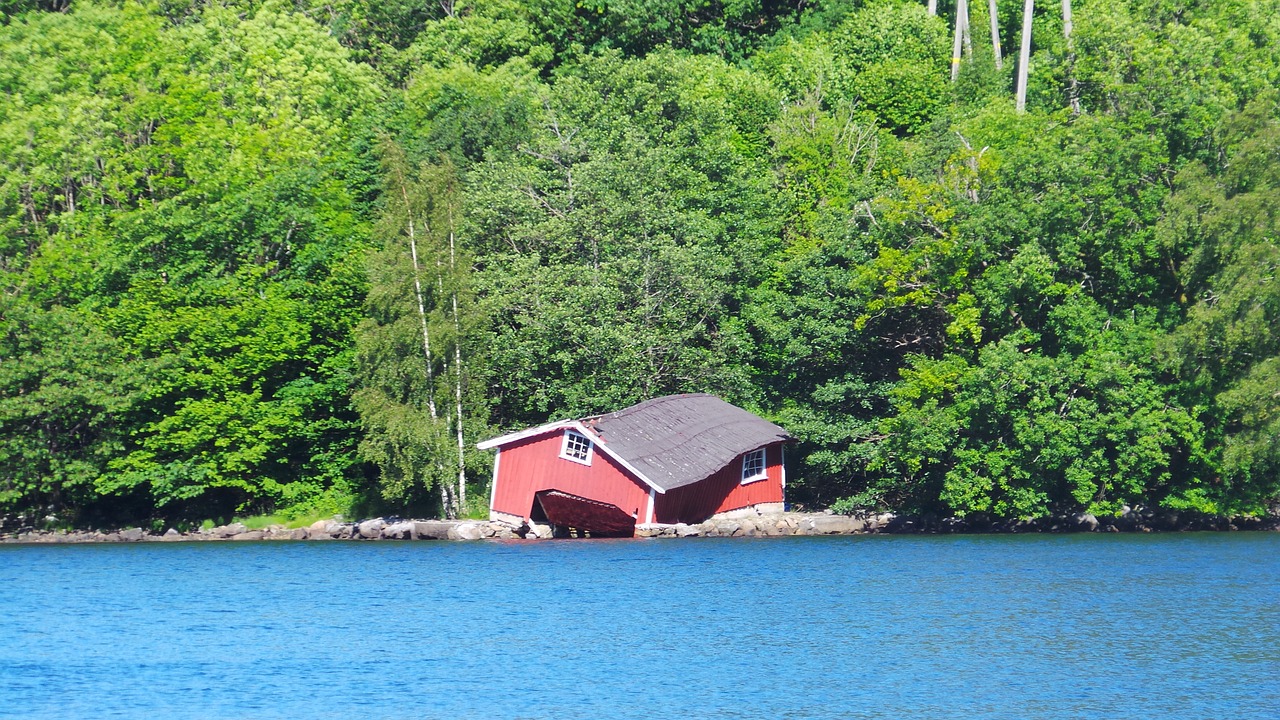 Norvegija, Boathouse, Fjordas, Senas, Sugadintas, Riedulys, Ežeras, Bankas, Vasara, Nemokamos Nuotraukos