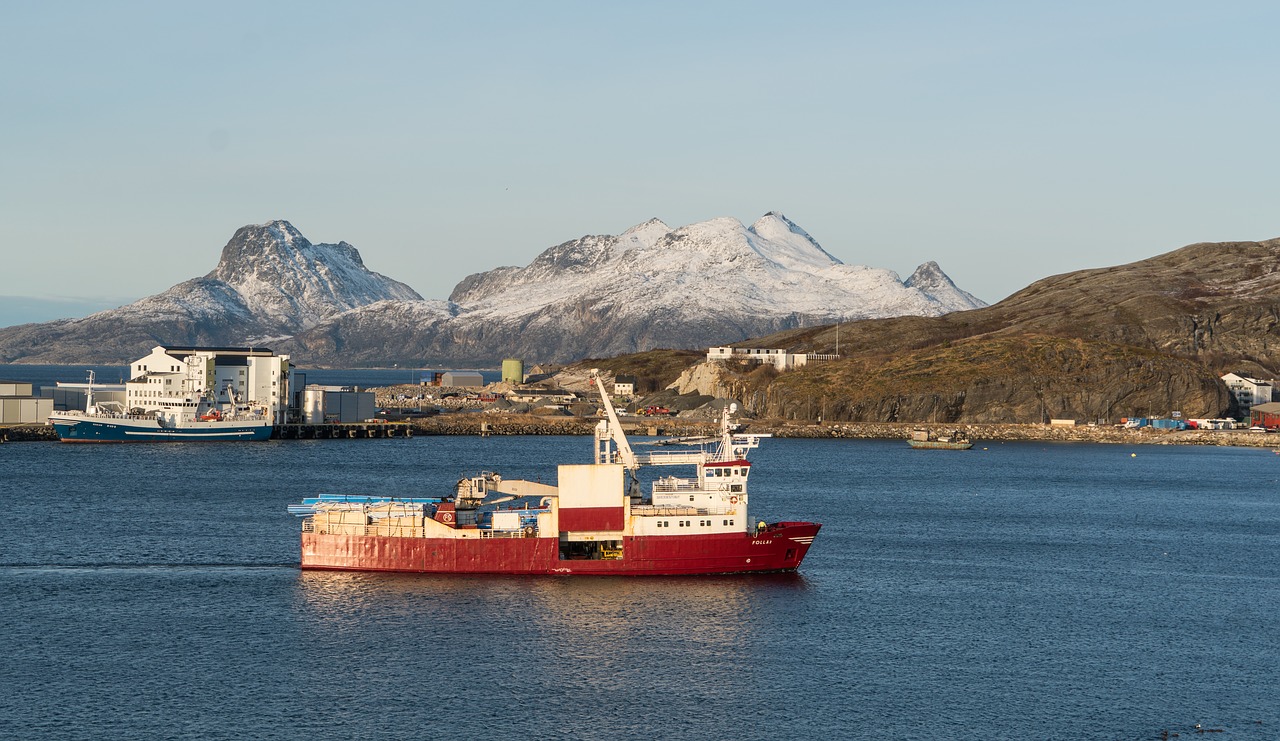 Norvegija, Pakrantė, Laivas, Fjordas, Jūra, Kalnas, Sniegas, Skandinavija, Europa, Kelionė