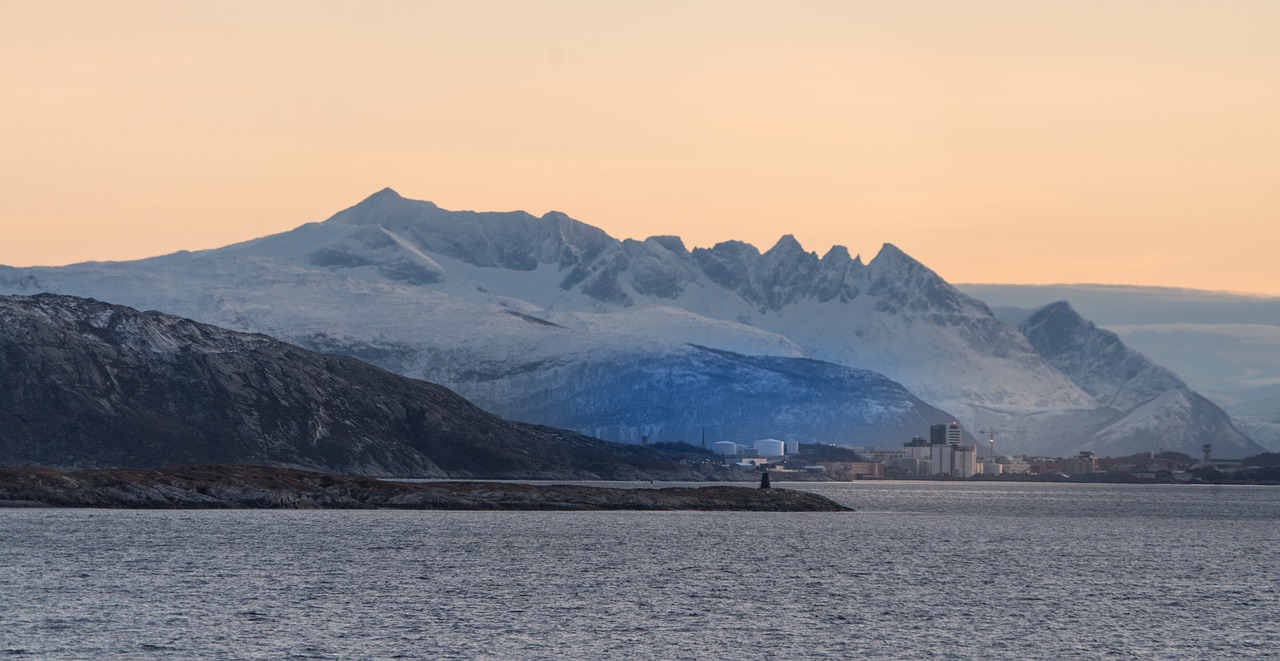 Norvegija, Pakrantė, Saulėlydis, Fjordas, Jūra, Kalnas, Sniegas, Skandinavija, Europa, Kelionė