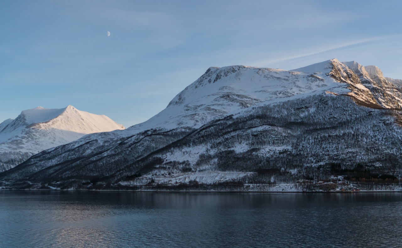 Norvegija, Fjordas, Sniegas, Kalnai, Kranto, Skandinavija, Kraštovaizdis, Architektūra, Kelionė, Lauke