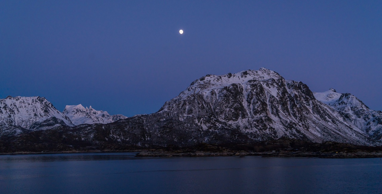 Norvegija, Naktis, Mėnulis, Fjordas, Europa, Kelionė, Dangus, Skandinavija, Kalnas, Sniegas