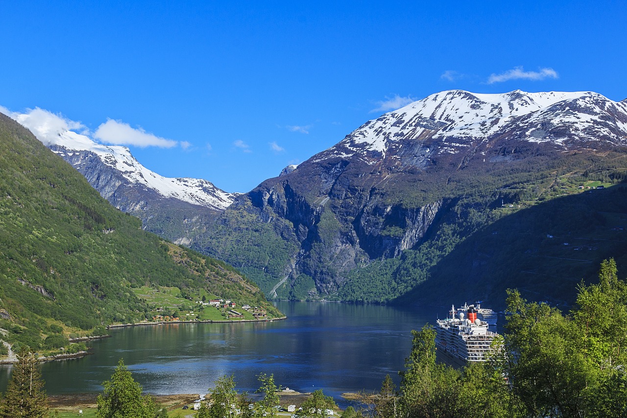 Norvegija, Geiranger, Fjordas, Vanduo, Kraštovaizdis, Turizmas, Kalnas, Kelionė, Gamta, Geirangerfjord