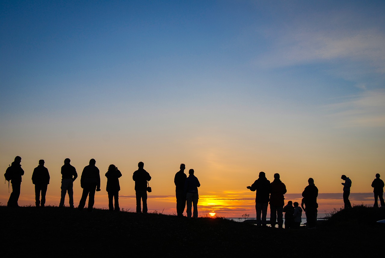 Norvegija, Andenes, Saulėlydis, Žmonės, Siluetai, Fotografas, Debesys, Romantika, Horizontas, Vakaras