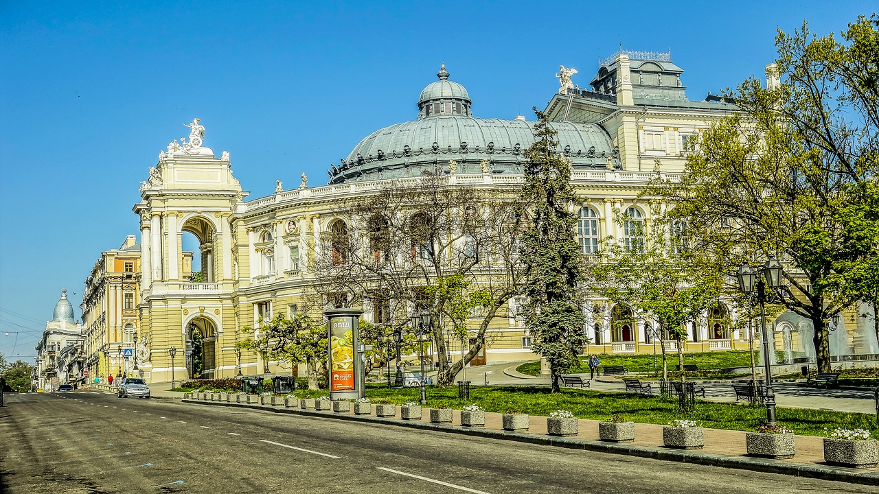 Odessa, Teatras, Kelias, Medžiai, Saulė, Nemokamos Nuotraukos,  Nemokama Licenzija