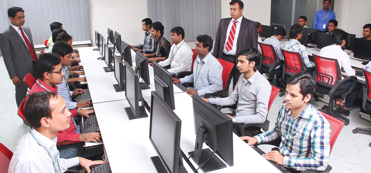 Biuras, Klasė, Kompiuteriai, Darbas, Informacinės Technologijos, Indija, Indijos, Žmonės, Darbuotojas, Studentai